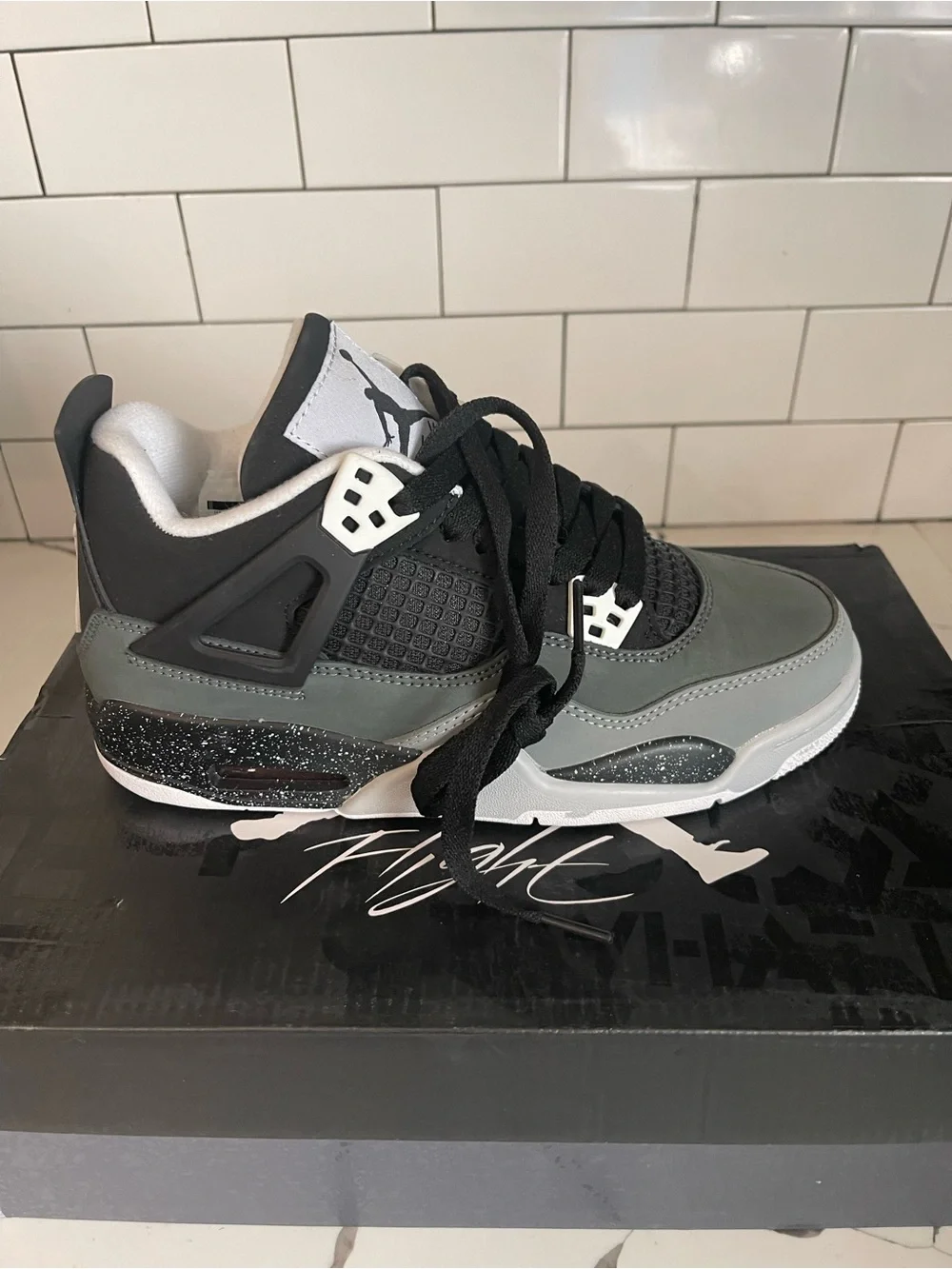 Men’s Retro 4 Fear Size 5.5.